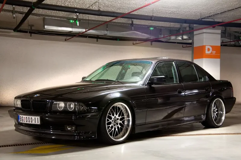 BMW 7 e36