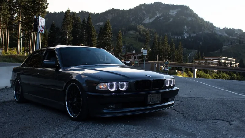 BMW 750 e38