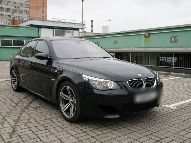 BMW m5 e60 Black