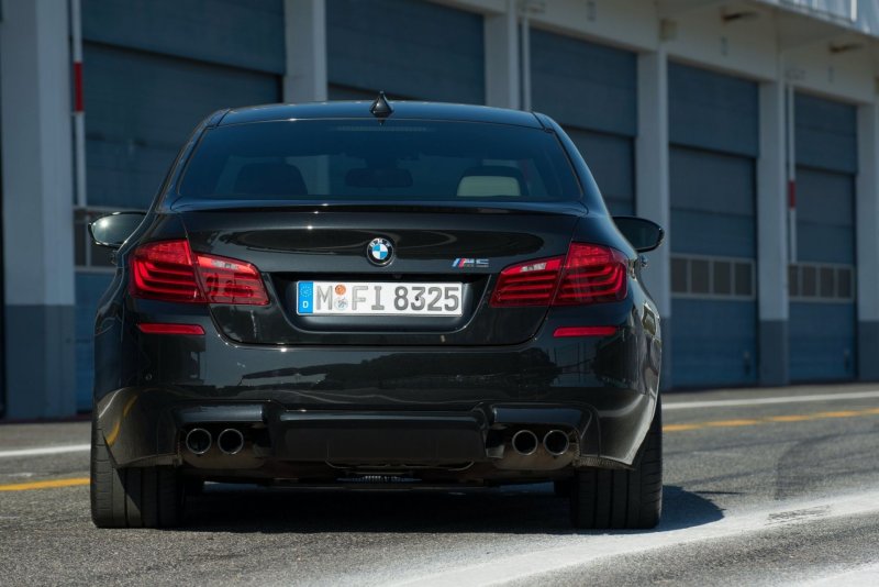 BMW m5 f10 2016