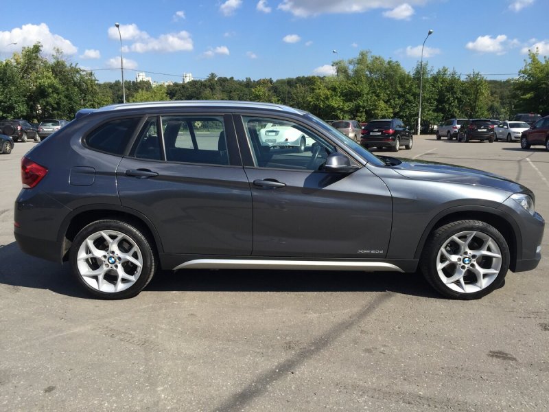 BMW x1 серый