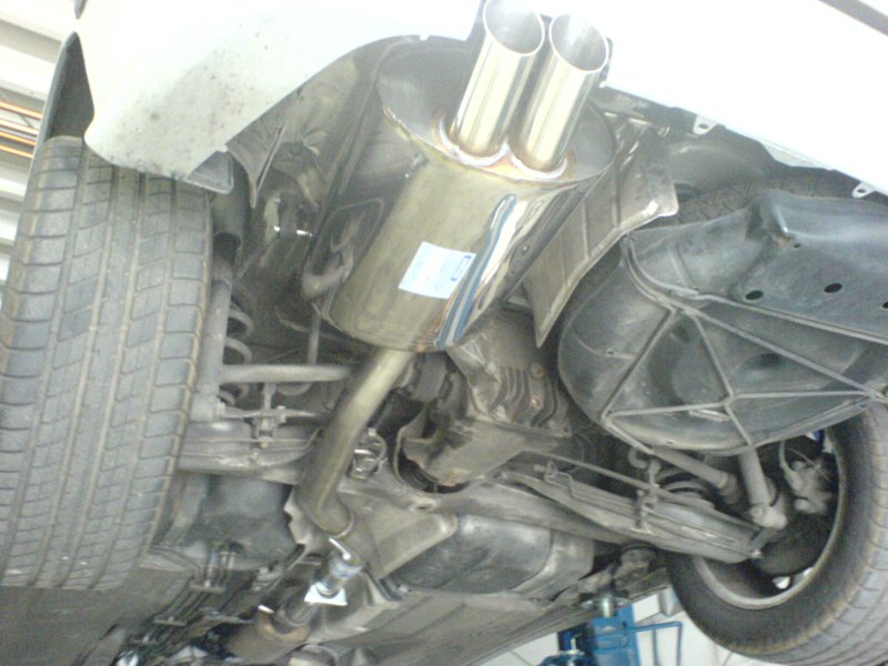 BMW e36 седан дно снизу