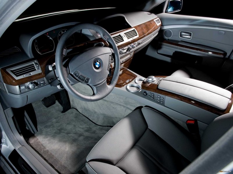 BMW 760i салон