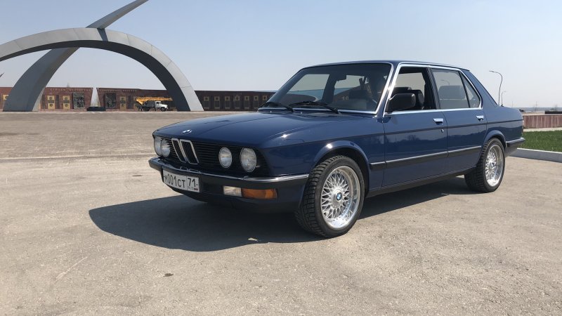 BMW m5 акула 1985