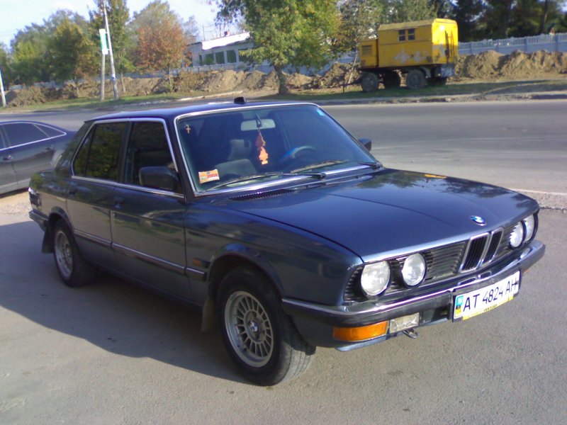 BMW 3 1987 акула