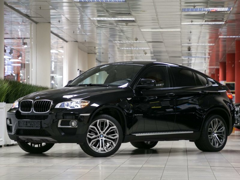 Черный BMW x6 2013
