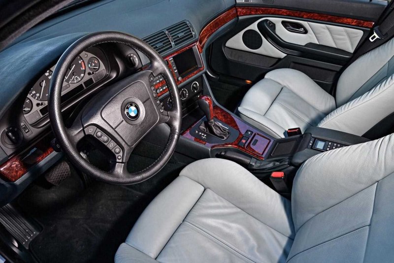 BMW 5 Series e39 салон