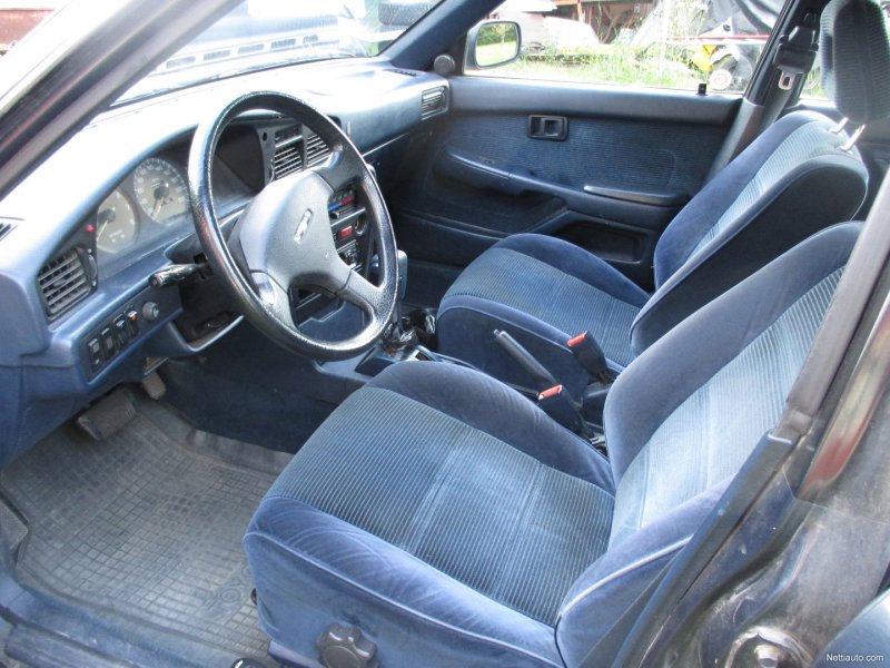 Toyota Carina 1988 салон