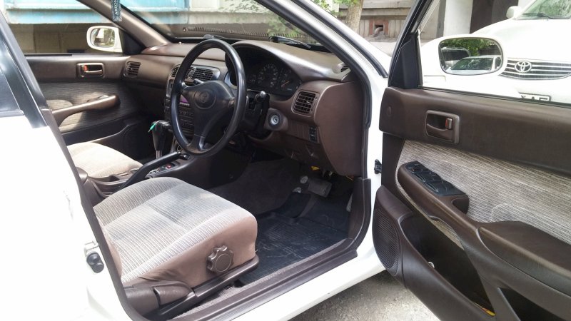Toyota Carina 190 салон