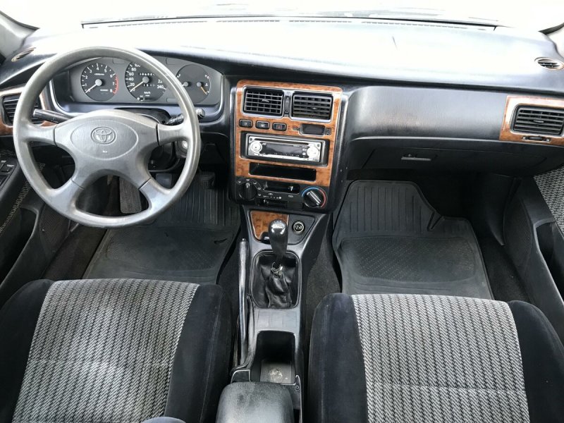 Toyota Carina e 1994