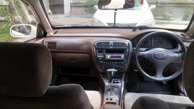 Toyota Carina 2000 салон