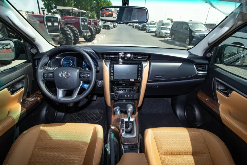 Toyota Fortuner 2018 салон