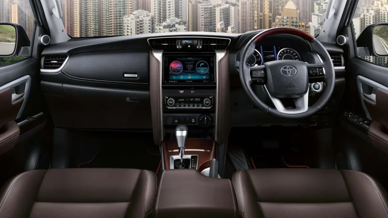 Toyota Fortuner 2018 салон
