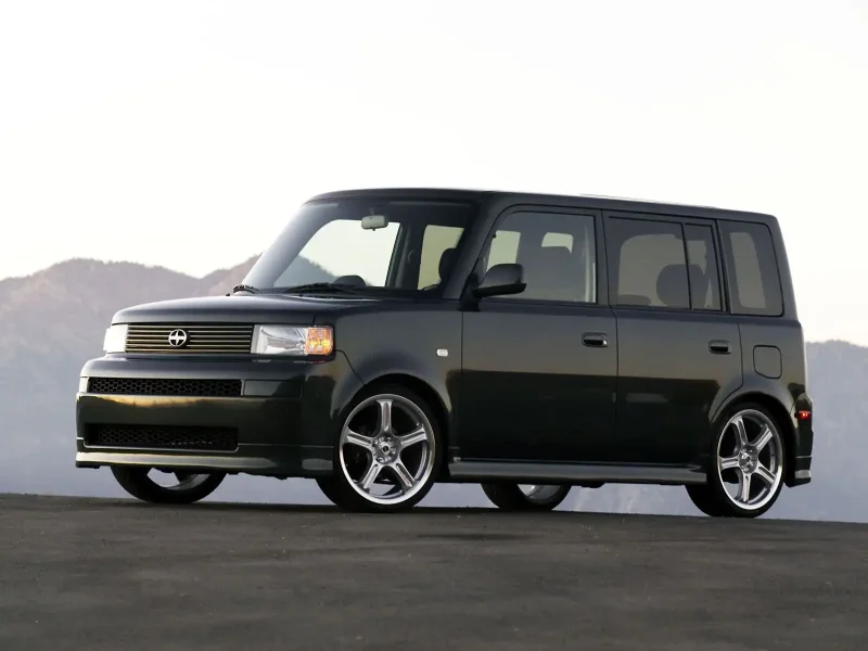 Квадратная Тойота Scion