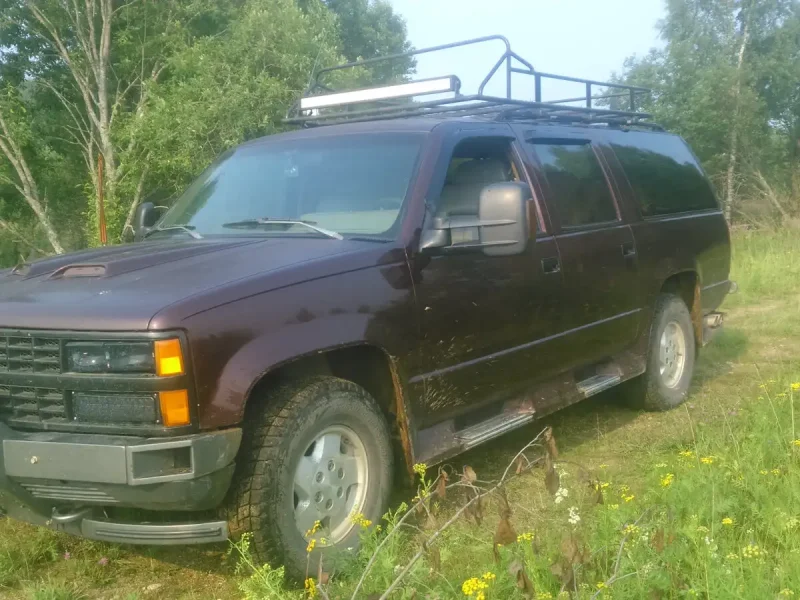 Chevrolet Suburban 2