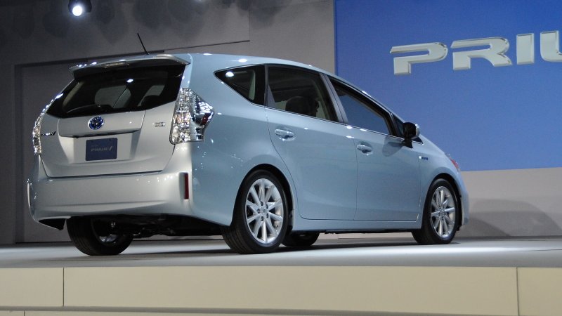 Toyota Сиента 2016