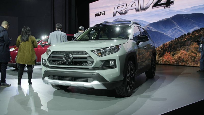 Новый Toyota rav4 2022