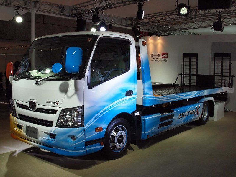 Hino Dutro 2014