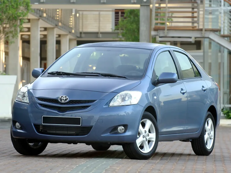 Toyota Yaris седан 2006