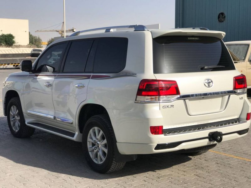 Toyota Land Cruiser 200 GXR v6
