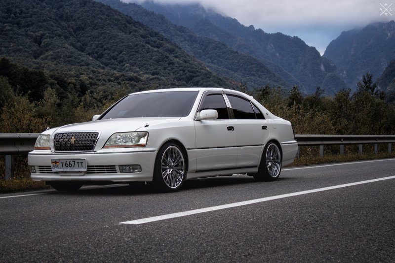 Toyota Crown Majesta 160