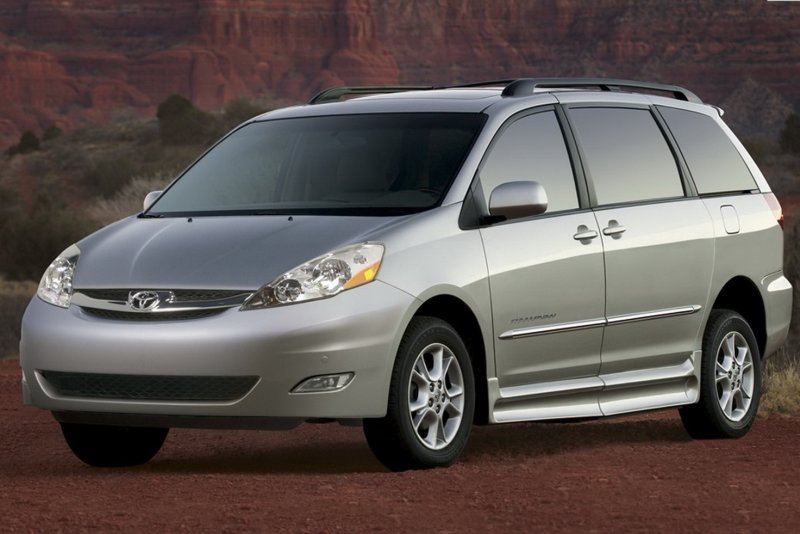 Toyota Auris Hybrid 2013