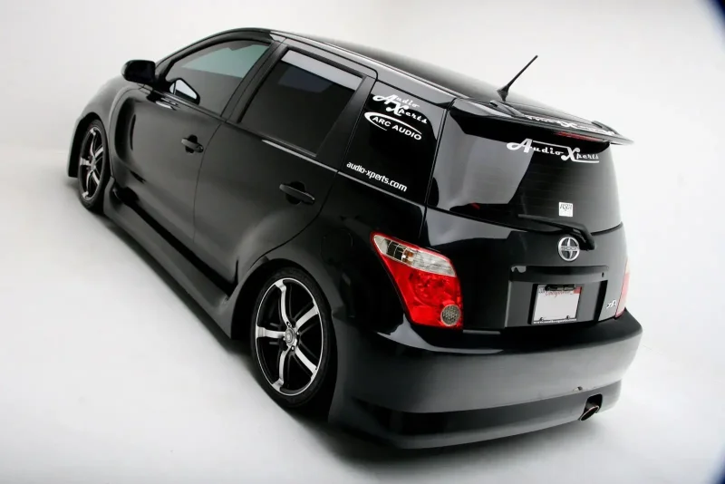 Toyota ist 2008 обвес