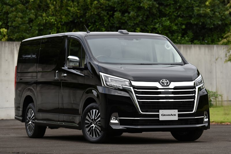 Toyota Granvia 2020