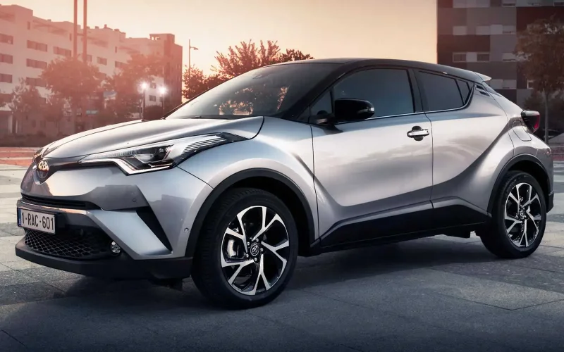 Тойота c-HR 2022