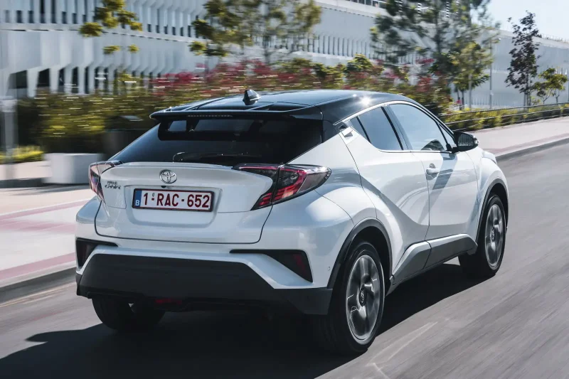 Toyota паркетник Chr