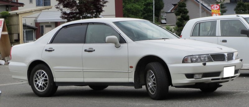 Седан Mitsubishi Diamante
