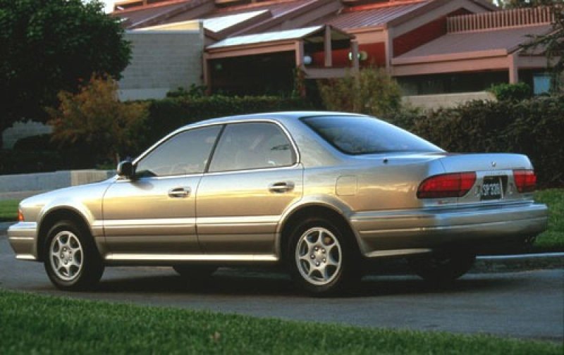 Мицубиси Diamante 1999
