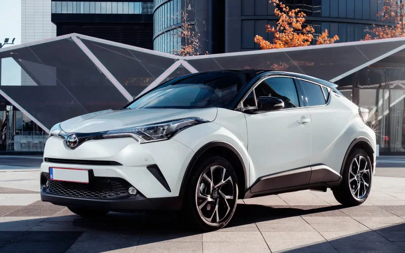 Электрокары в России Toyota Ch r