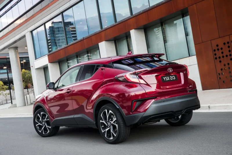 Тойота c-HR 2017