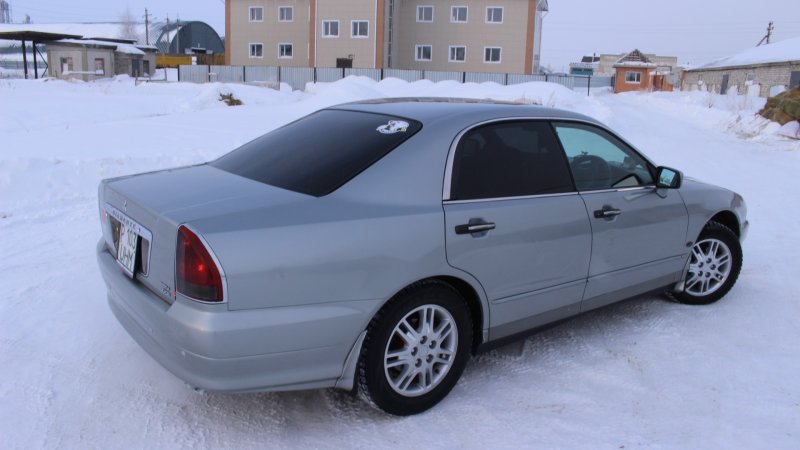 Митсубиси Диамант 1999
