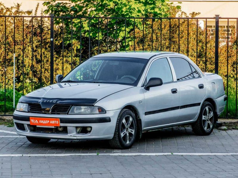 Митсубиси Каризма 2003 седан