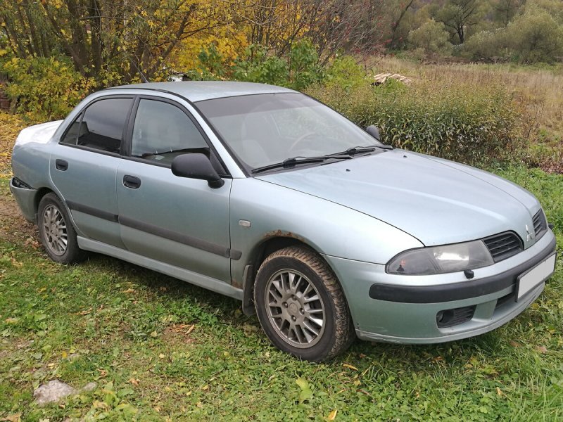 Mitsubishi Carisma 2003 год
