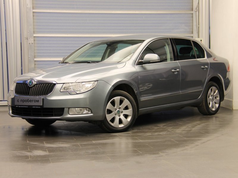 Skoda Superb autumn