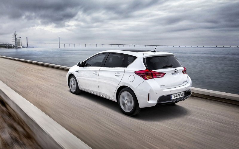 Toyota Auris 2012 авто ру