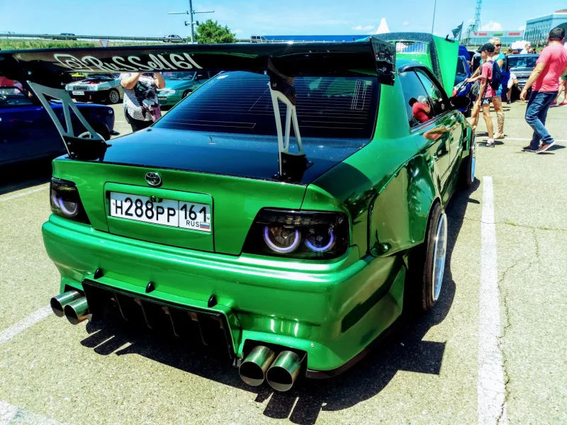 Toyota Chaser зеленый