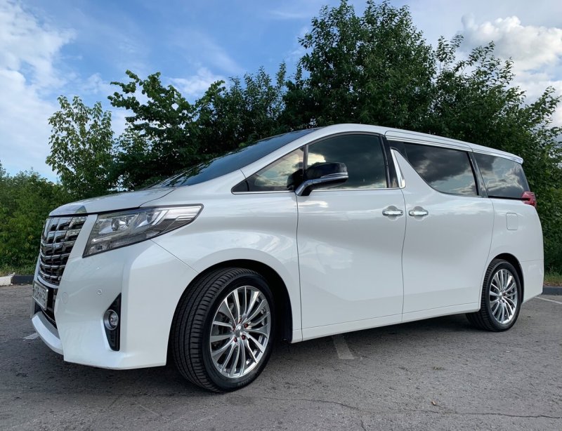 Тойота Alphard 2018