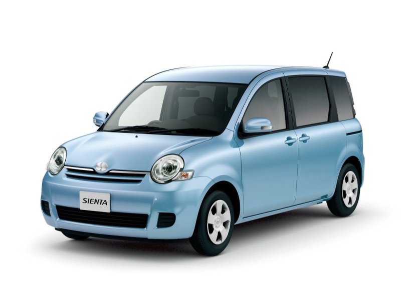 Toyota Isis 2005 белый