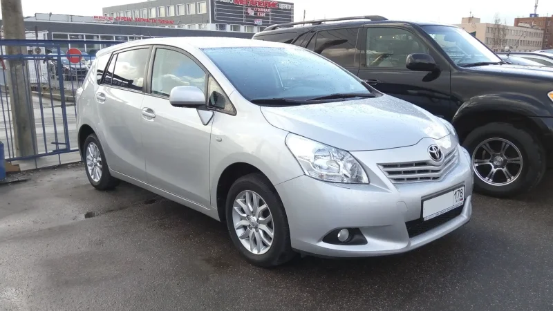 Toyota Verso 1.8 МТ, 2010