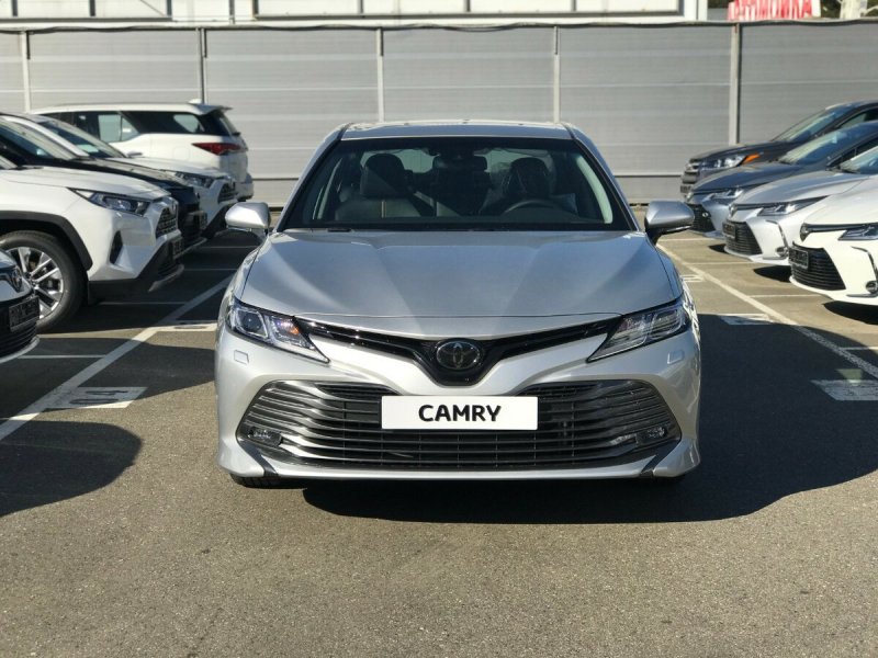 Toyota Camry xv70 Silver