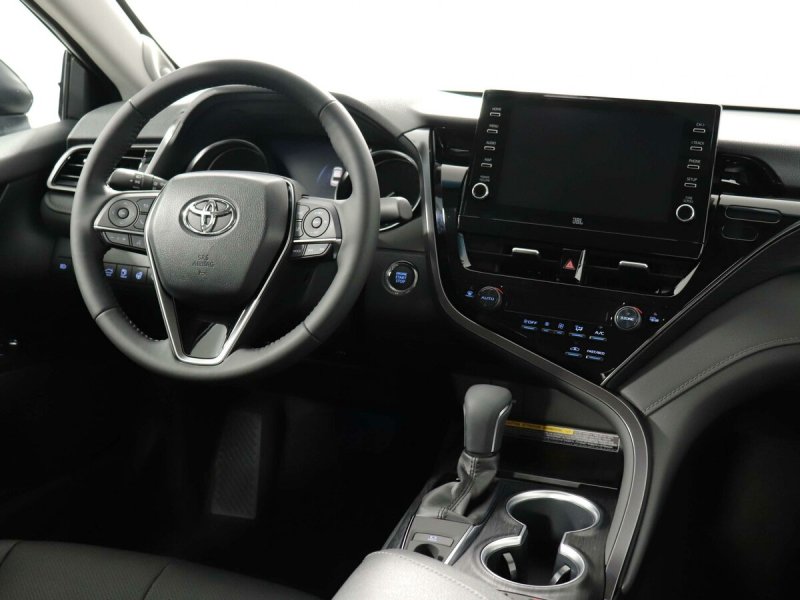Toyota Camry Luxe Safety 2021