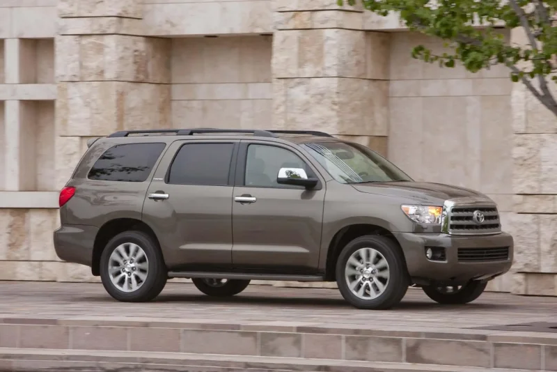 Toyota Sequoia 2016