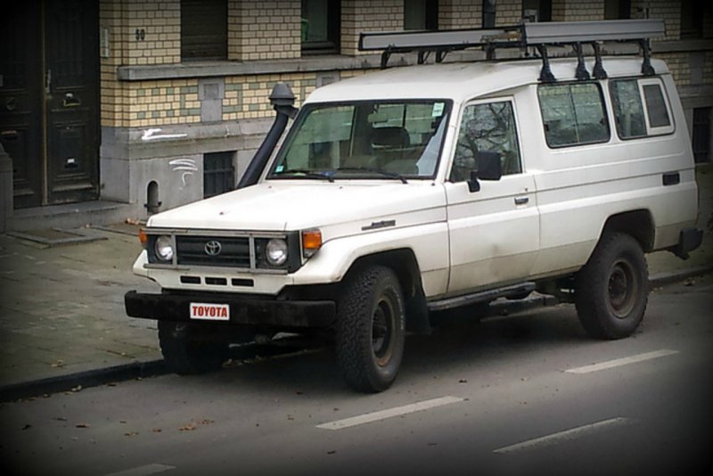 Toyota Land Cruiser hzj75