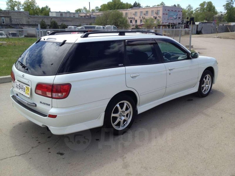 Ниссан Авенир 2004 год