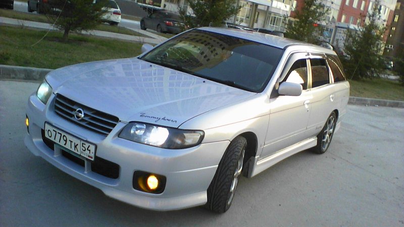 Nissan Avenir 2002 года