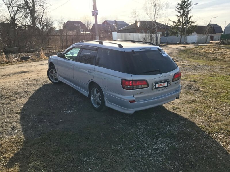 Nissan Avenir 11